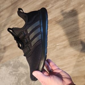 Adidas tennis shoes / sneakers